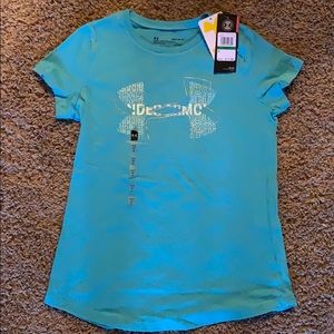 Girl’s size large under Armour shirt NWT